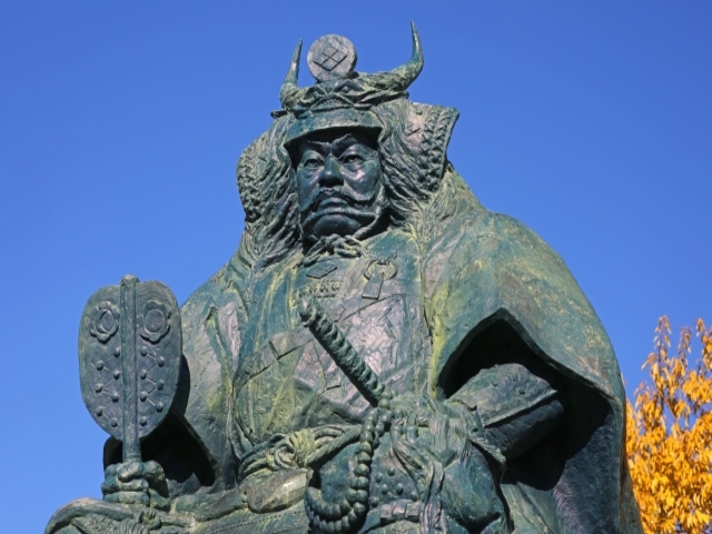 山梨県の風景：武田信玄像